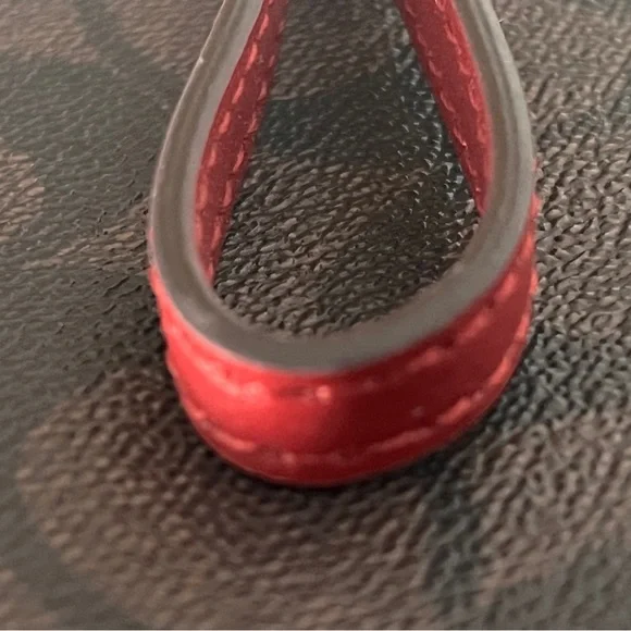 COACH CROSSGRAIN LEATHER CORNER ZIP WRISTLET - Picture 7 of 7